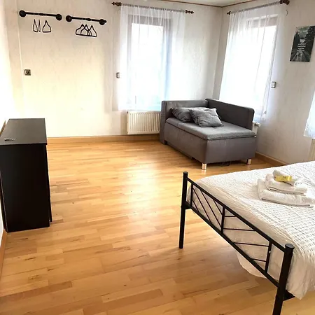 M B Homes Reutlingen2 Worker House *