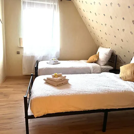 M B Homes Reutlingen2 Worker House بيت للعطل *